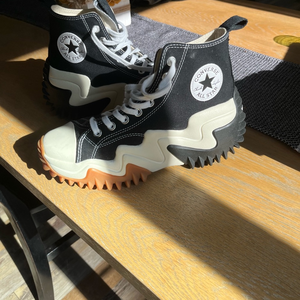 Converse 8.5